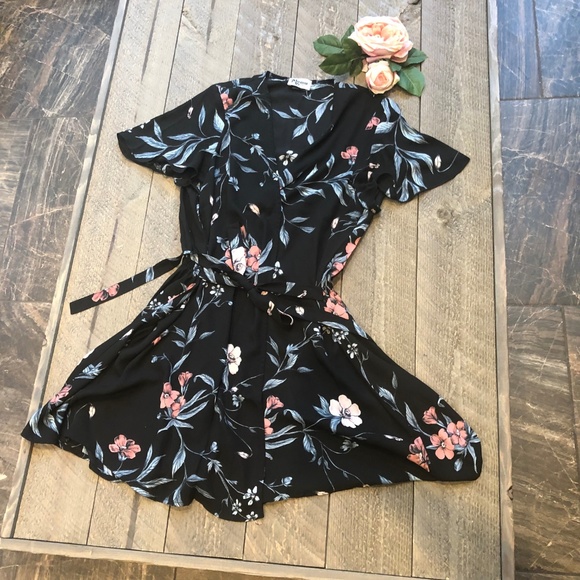 Show Me Your MuMu Whitney Wrap Floral Sheer - Picture 3 of 5